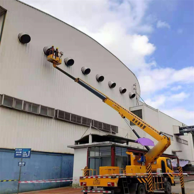 兴文高空作业车出租服务：专业广告牌安装解决方案