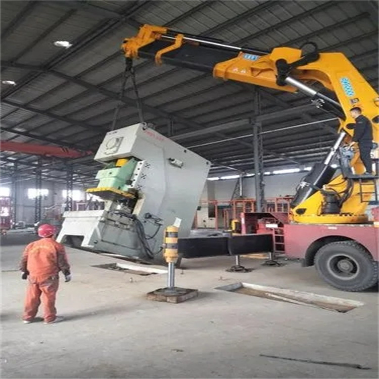 兴文80吨折臂吊车出租附近电话