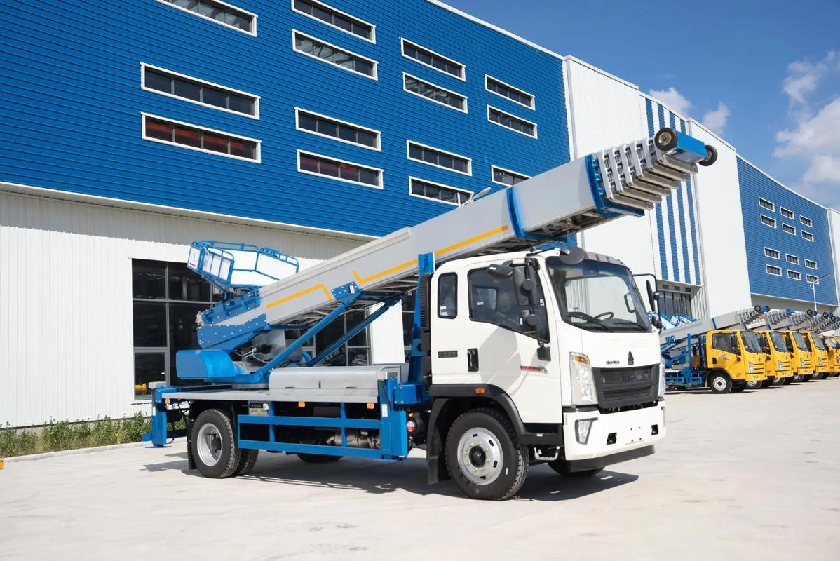 兴文出租云梯车高空作业车 建筑垃圾搬运